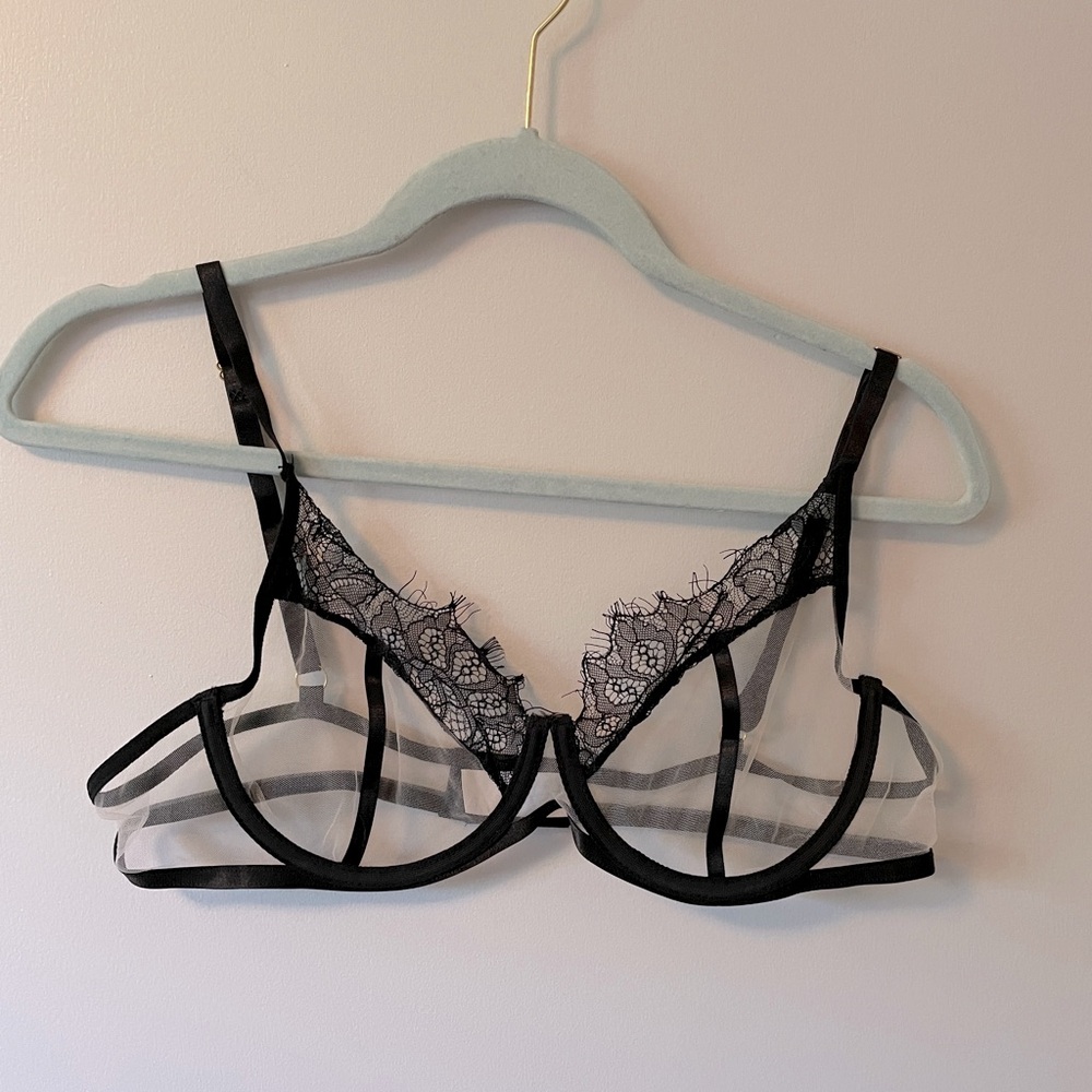 SHEIN Structured Sheer Bra with Black Eyelash Lace Size L.